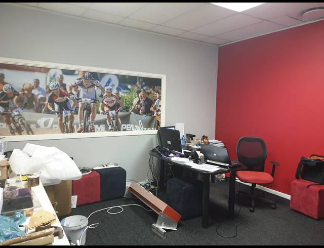 1,427M² WORKSHOP TO LET IN SALT RIVER